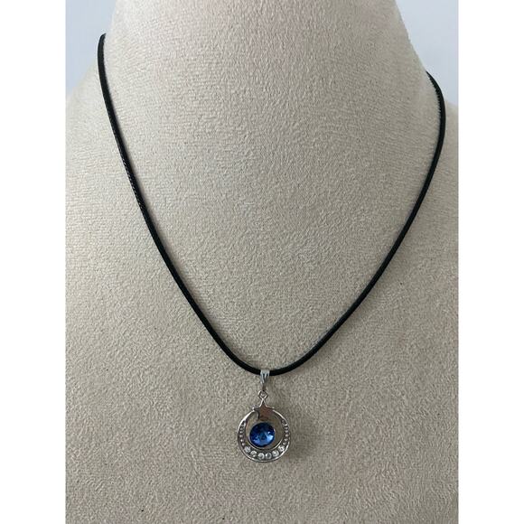 Round pendant necklace - Picture 1 of 4